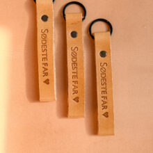 IMG_2167 Læder nøglering med teksten sødeste far