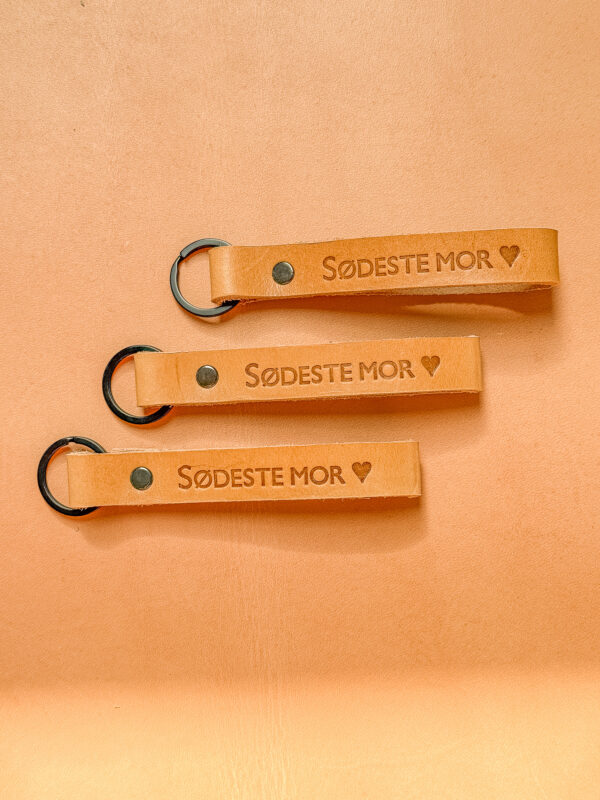 Læder nøglering med teksten sødeste mor
