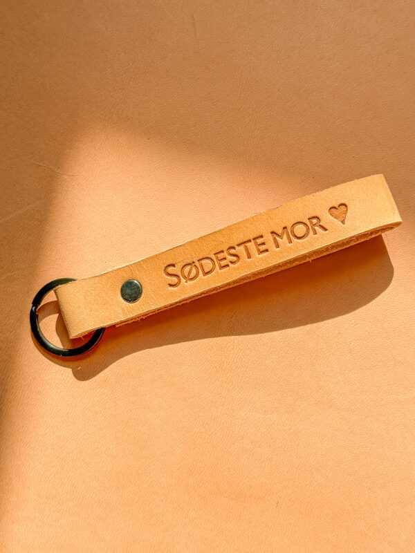 Læder nøglering med teksten sødeste mor